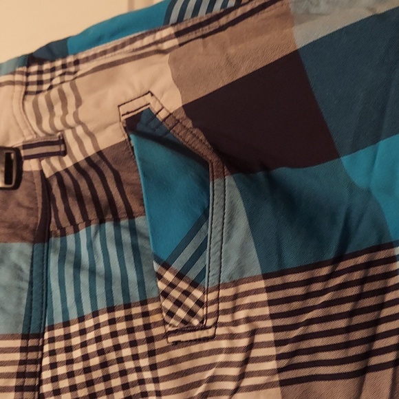 Men's Lululemon shorts - Picture 5 of 6